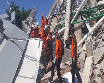Endonezya’Daki Deprem: Ölü Sayısı Bin 203’E Yükseldi