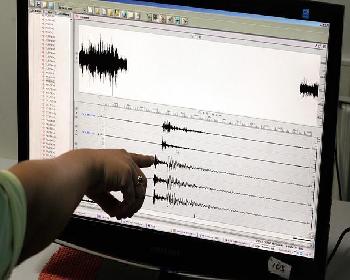 Endonezya’da 6,2 Büyüklüğünde Deprem