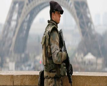 Fransa’Da Zorunlu Askerlik Geliyor