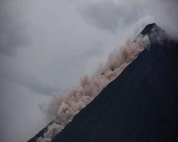 Fuego Yanardağı’Nda Sıcak Kaya Ve Tortu Akıntısı Başladı