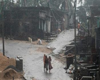Hindistan’Daki Kasırgada Ölü Sayısı 61’E Yükseldi