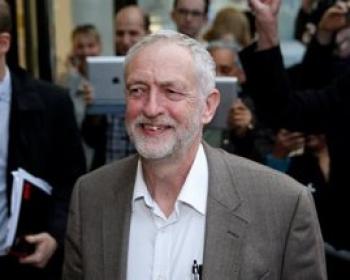İngiltere'de İşçi Partisi Lideri Corbyn Koltuğunu Korudu
