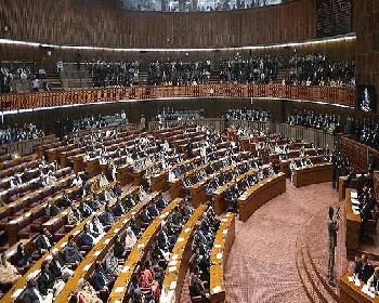 Pakistan’da Yeni Meclis Yemin Etti