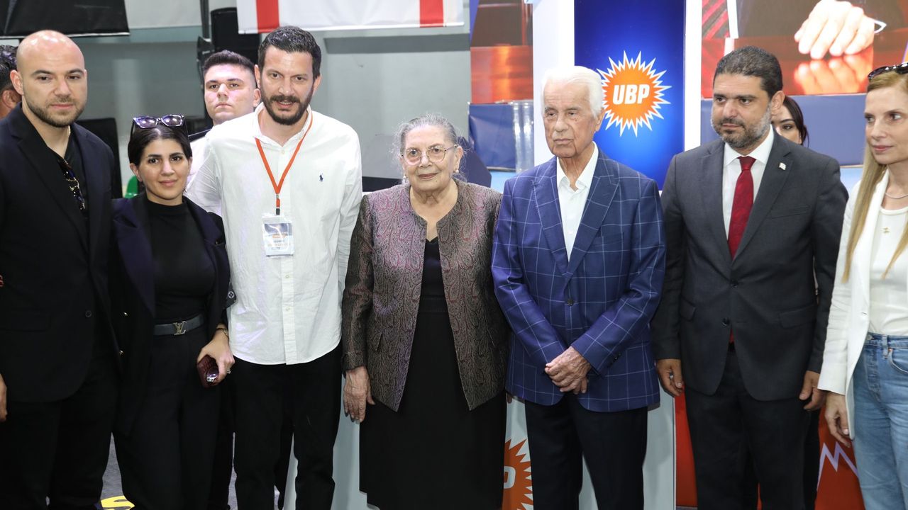 Derviş Eroğlu ve eşi Meral Eroğlu, UBP sıralama seçiminde oy kullandı