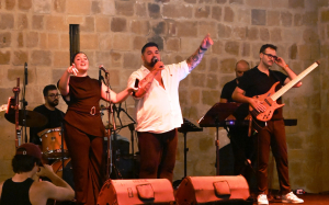 LTB Akustik Sahne’de dün akşam Aysu Mişon ve Eril Cambaz vardı