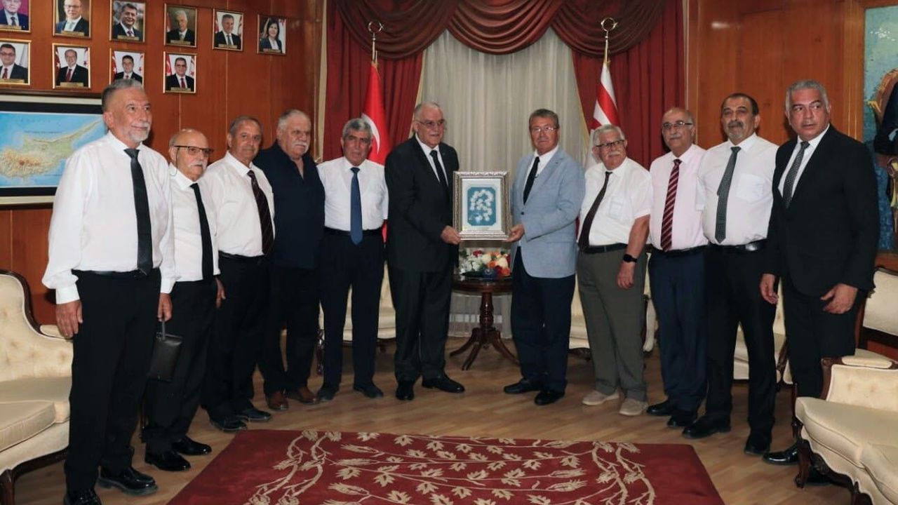 Başbakan Üstel, Emekli Polisler Derneği'ni kabul etti