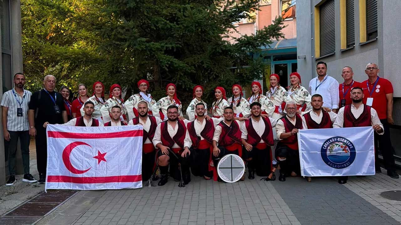 Çatalköy Esentepe Belediyesi Halk Dansları Topluluğu, Sırbistan’da festivale katıldı