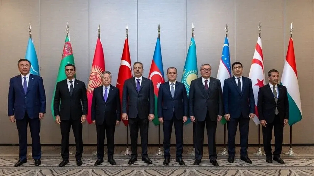 Ertuğruloğlu, TDT Dışişleri Bakanları Konseyi Gayriresmi Toplantısı'na katıldı