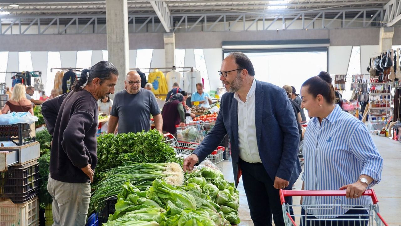 Sadıkoğlu Çifti Kapalı Pazar Yerini Ziyaret Etti